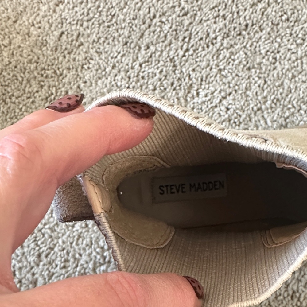 Steve Madden Tan Ankle Boots - Picture 2 of 3